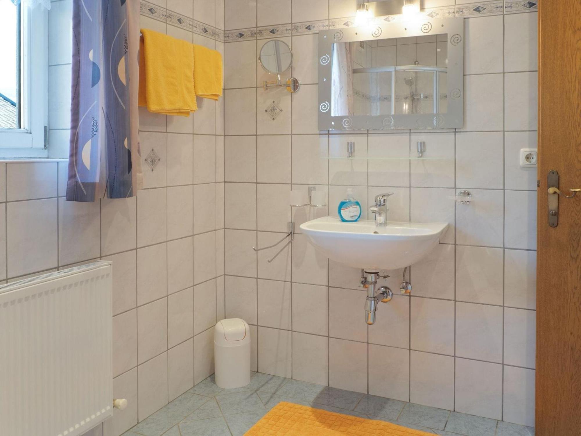 Lovely Apartment With Terrace In Fuegenberg ภายนอก รูปภาพ